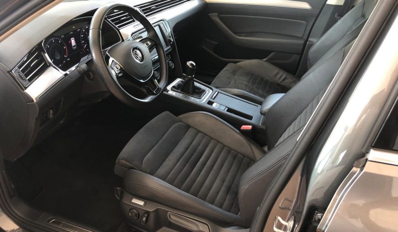PASSAT VARIANT SPORT TDI 150CV lleno