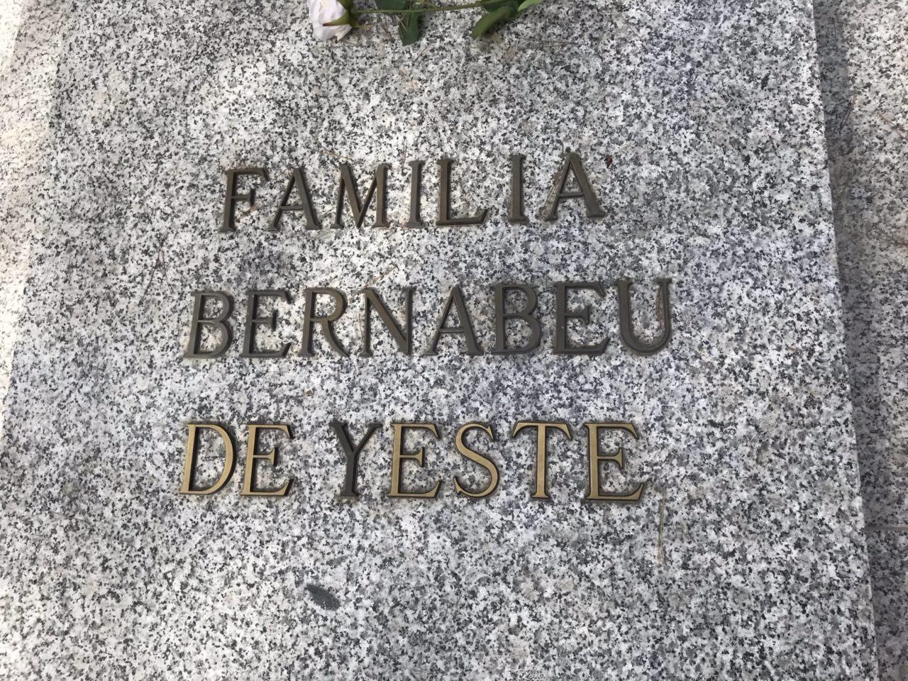 Tumba de la familia Bernabéu de Yeste